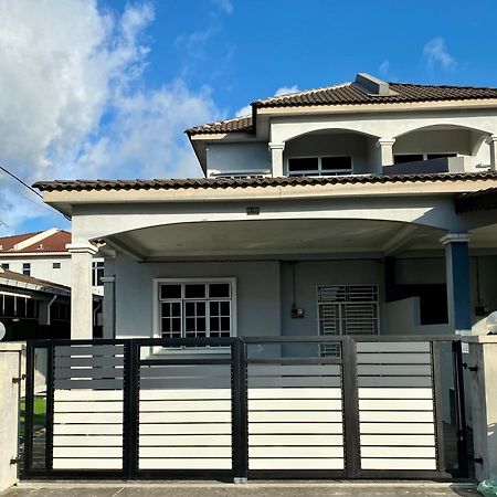 Desyafiq Homestay Kuala Kedah Esterno foto