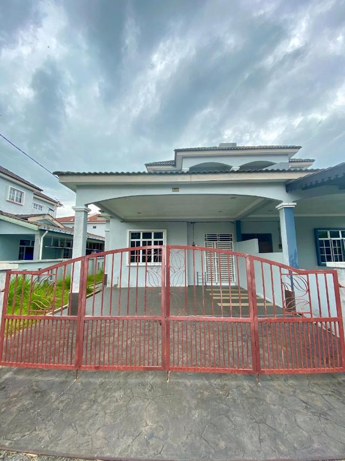 Desyafiq Homestay Kuala Kedah Esterno foto